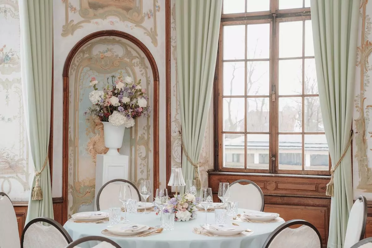 Purple Table Concept